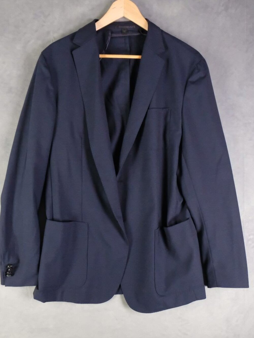 Hugo Boss Blazer Mens 44R Navy Blue Wool Unstructured Two Button Vented